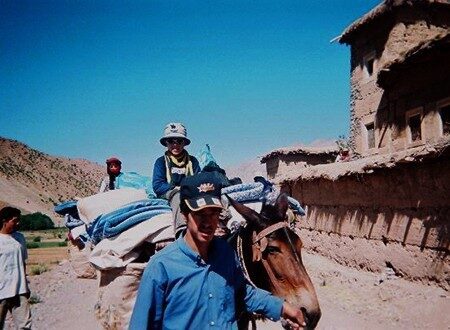 En famille au Maroc dans la vallée heureuse
