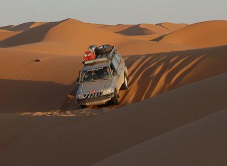 Oasis et dunes sahariennes